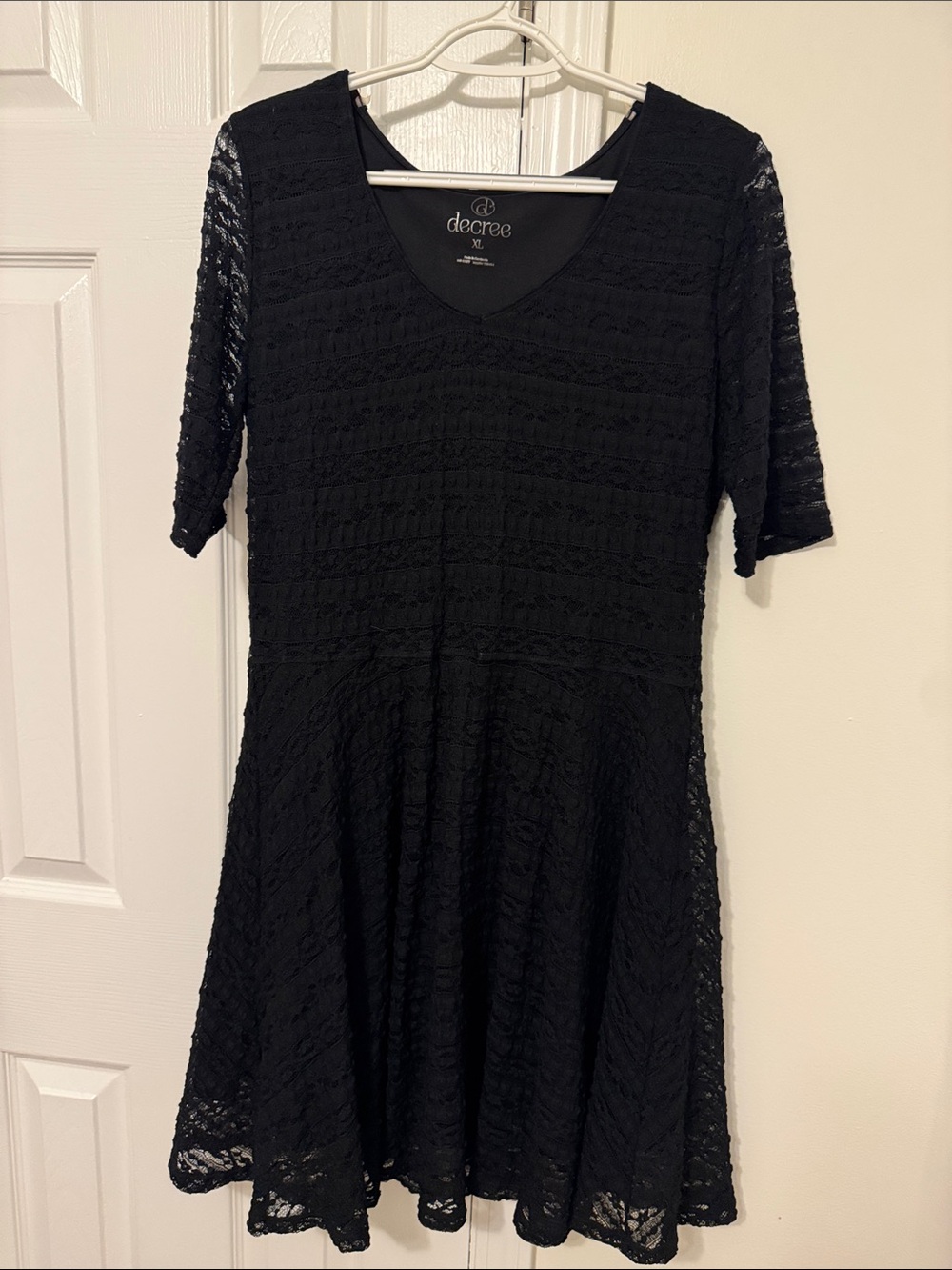 Women’s XL Decree Black Lace V-Neck Midi Dress